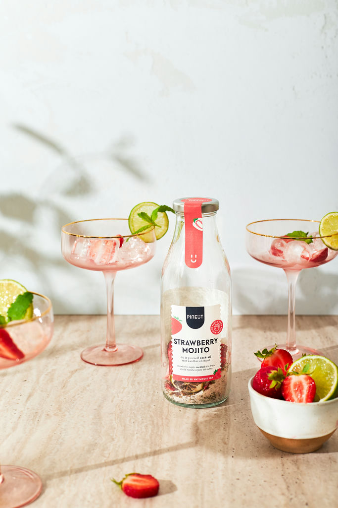 Pineut Erdbeer Mojito BIO Cocktailflasche mit Erdbeeren, Limette und Minze zum Selbermachen