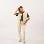 BILLYBELT Sherpa Weste Damen in Beige – Modelansicht