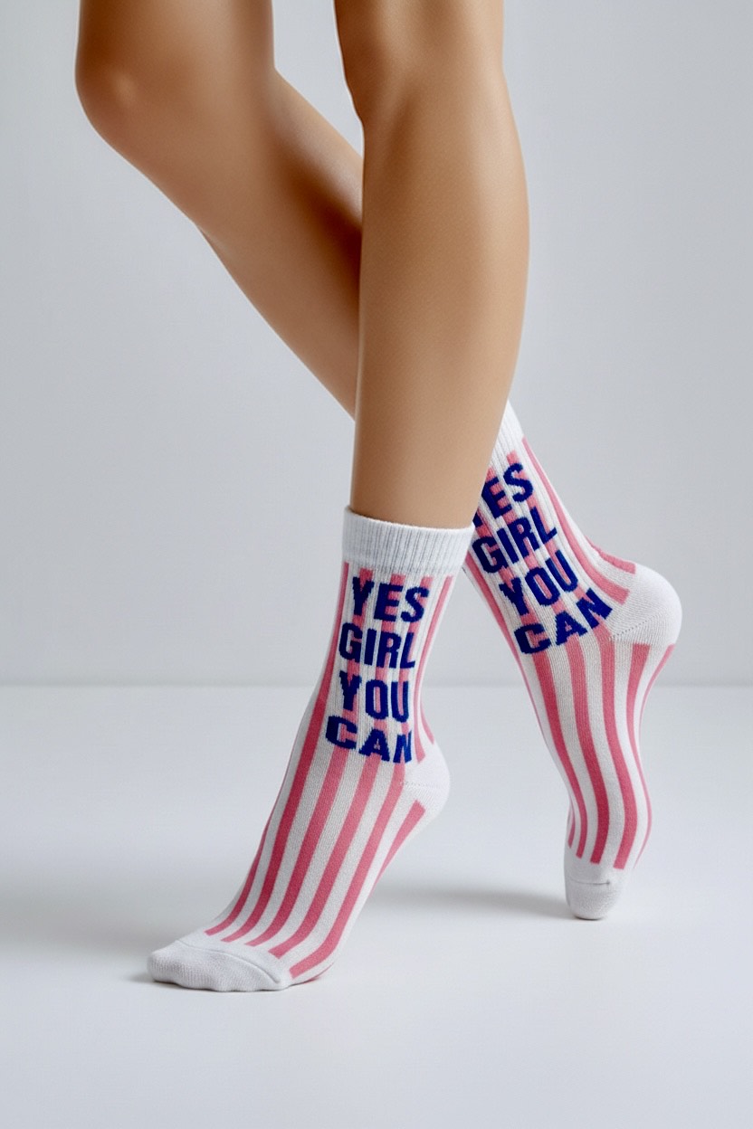 Dailysocks YES GIRL Socken in Rosa