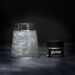 glytter® Sassy Silver Getränkepulver mit silbernem Glitzereffekt im Glas, 10 g