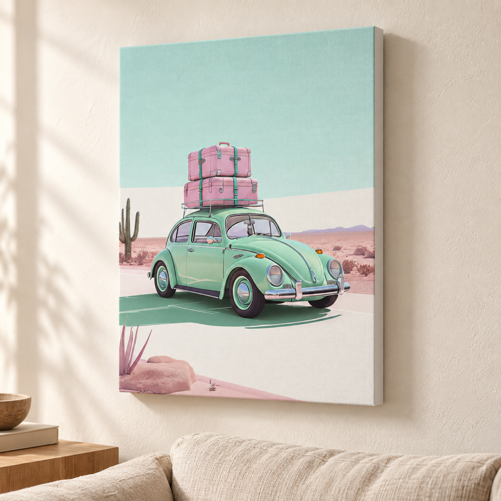 Hübsches Ding Leinwand Desert Roadtrip – Retro-Käfer mit Gepäck in der Wüste als Leinwand mit weißer Kante im ruhigen Wohnraum