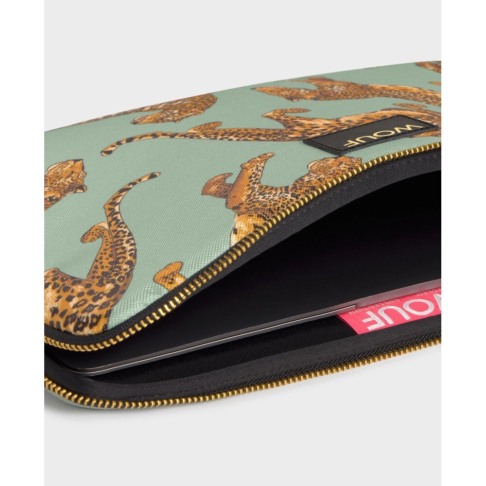 Rückseite der WOUF Emerald Leopard Laptop-Hülle für 15 bis 16 Zoll